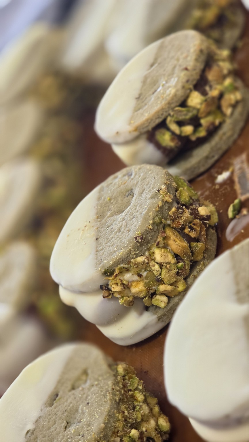Alfajor low carb matcha y limón
